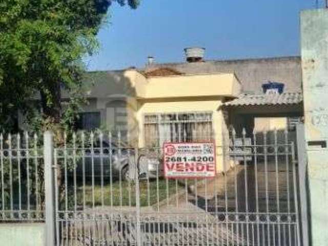 Casa térrea com 3 quartos e quintal grande à venda na vila são francisco/sp