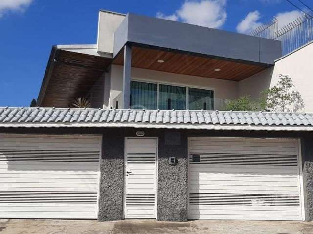 Casa com 2 suítes à venda - Escritório (ou 3º quarto) - Quintal Grande - Área Gourmet - 15 vagas de garagem - Vila Mesquita