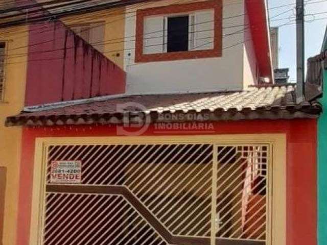 Sobrado à venda - 2 quartos e 2 vagas de garagem - Quintal - Jardim Três Marias