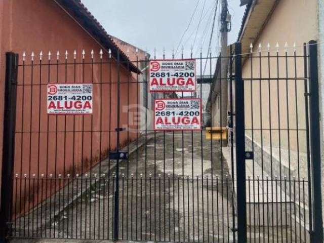 Casa padrão para alugar na Vila Ré, São Paulo - 2 dormitórios e quintal