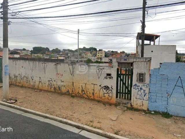 Casa com 4 Quartos e 1 Galpão  à Venda. Parque Guarani