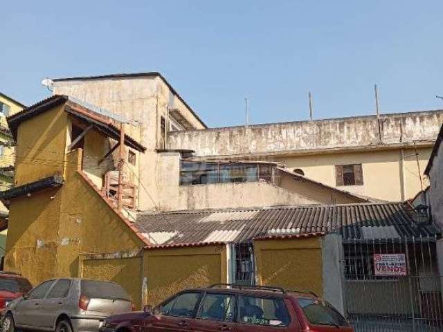 Casa à venda no Jardim Coimbra, São Paulo - 1 dormitório,  4 vagas de garagem , Edícula e Salão Comercial!