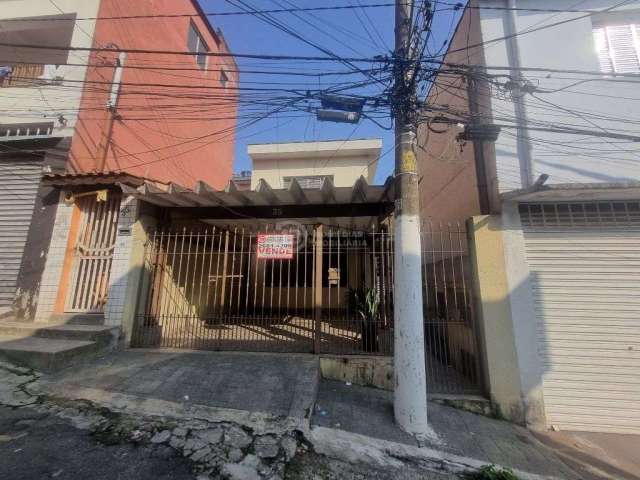 Sobrado à venda na Vila Ré, São Paulo - 3 dormitórios, 2 banheiros e 2 garagens!