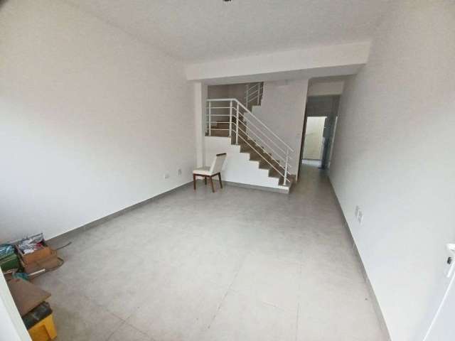 Sobrado com 2 quartos à venda, 65 m² por R$ 315.000 - Tude Bastos (Sítio do Campo) - Praia Grande/SP