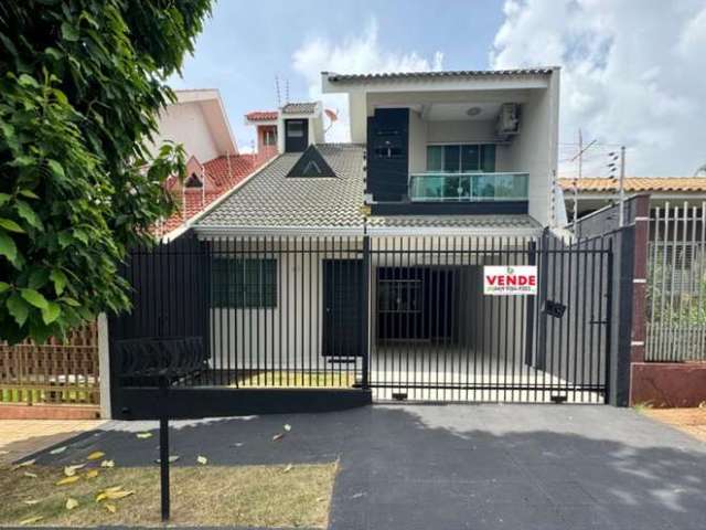 Sobrado à venda em Maringá, Jardim Santa Helena, com 3 quartos, com 211 m²