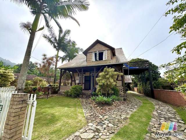 Casa Enxaimel Moderna a 120 metros do Mar em Itaguaçu