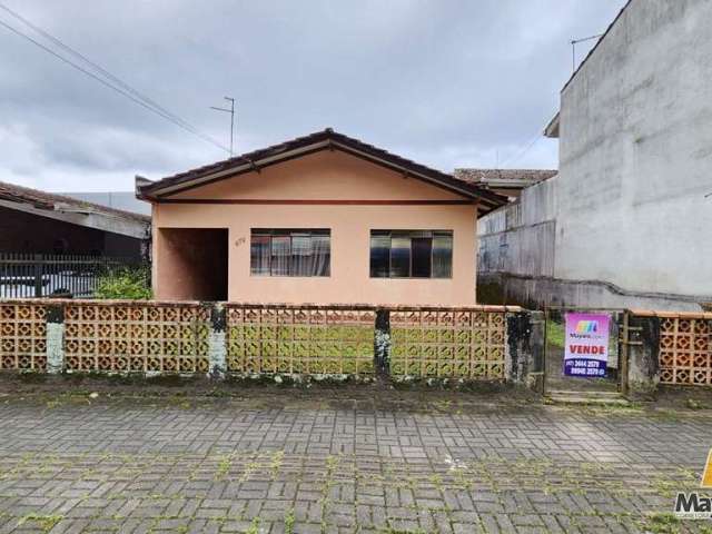 Casa em rua comercial na rua marcilio dias, são francisco do sul