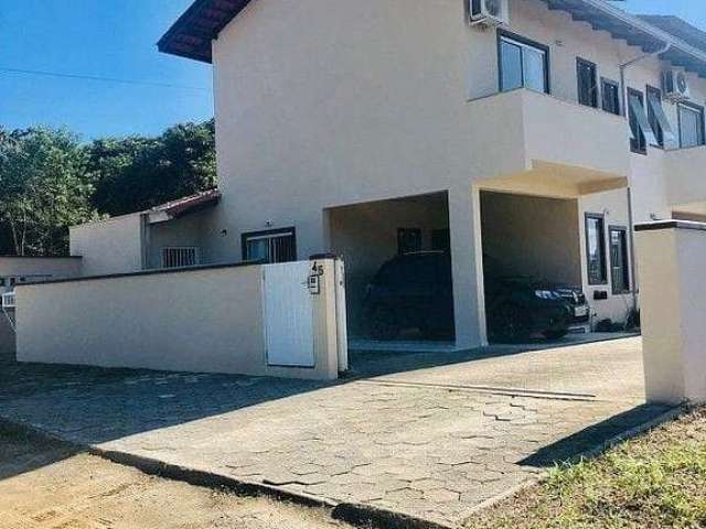 Sobrado com 2 dormitórios à venda, 85 m² por R$ 280. - Rocio Grande - São Francisco do Sul/SC