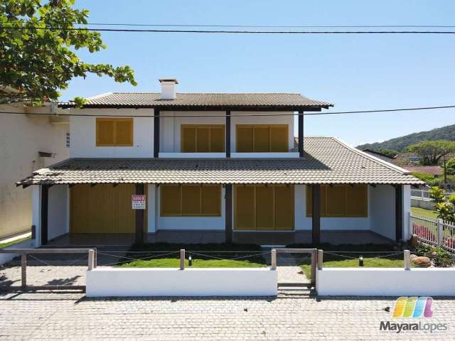 Casa de frente para o mar na praia do Ubatuba