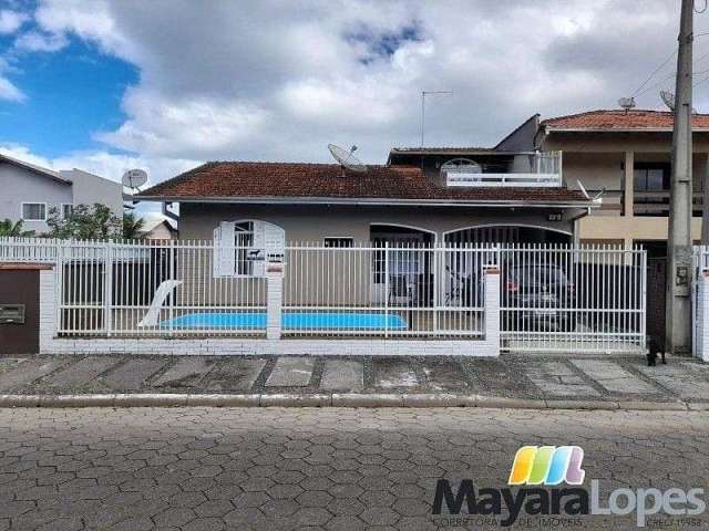 Sobrado com 3 dormitórios à venda, 220 m² por R$ 680.000,00 - Praia da Enseada - São Francisco do S