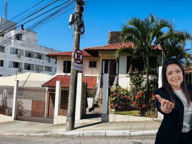 Casa com 3 quartos à venda na Rua Desembargador Gil Costa, 106, Estreito, Florianópolis, 199 m2 por R$ 1.170.000