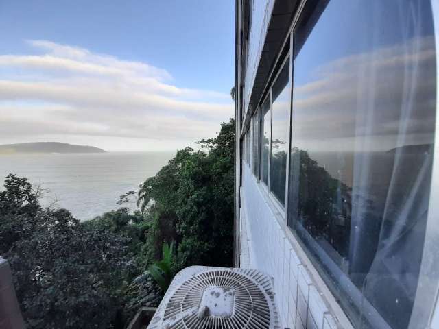 Vendo apartamento de 1 dorm, sala, cozinha conceito aberto, banheiro, e uma Vista Mar incrível.