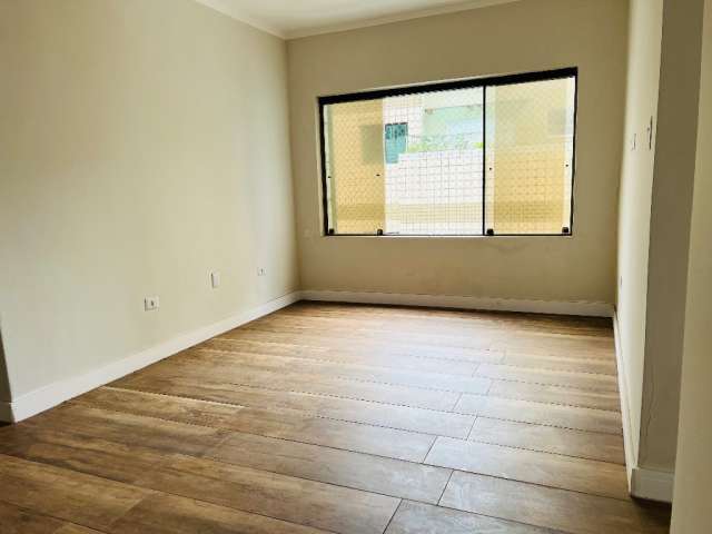 Apartamento na quadra da praia.