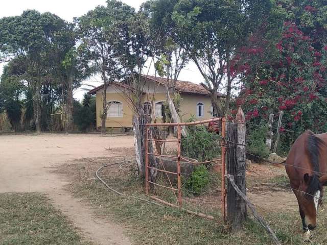 Fazendinha para Venda em Pequi, LIMEIRA, 3 dormitórios, 1 banheiro, 4 vagas