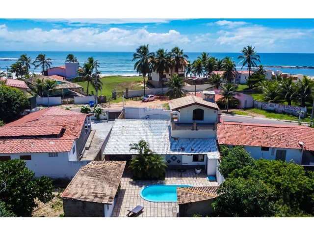 Linda casa na praia de Barra de Tabatinga próximoa Lagoa de Aritúba com 4 Quartos,1 Dependência e área de lazer completa com piscina.