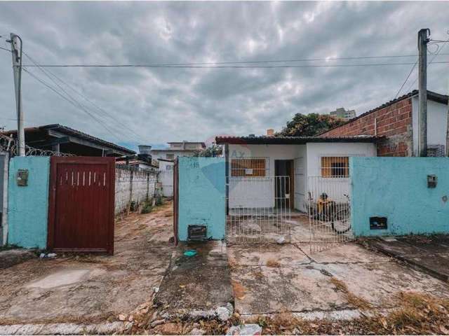 Oportunidade de negócio na Vila de Ponta Negra. Terreno 30x10 em ótima localização.