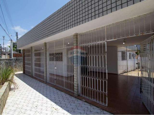 Vendo Casa com 3/4 no Barro Vermelho - Excelente localização