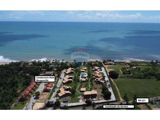 Terrenos com escritura pública de 600 m² e 1.200 m²  a poucos metros da praia