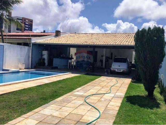 Casa Térrea no Coração de Capim Macio com Piscina 3 Suítes e Um Loft 291m² Terreno 600m² Frente Sombra e Ventos