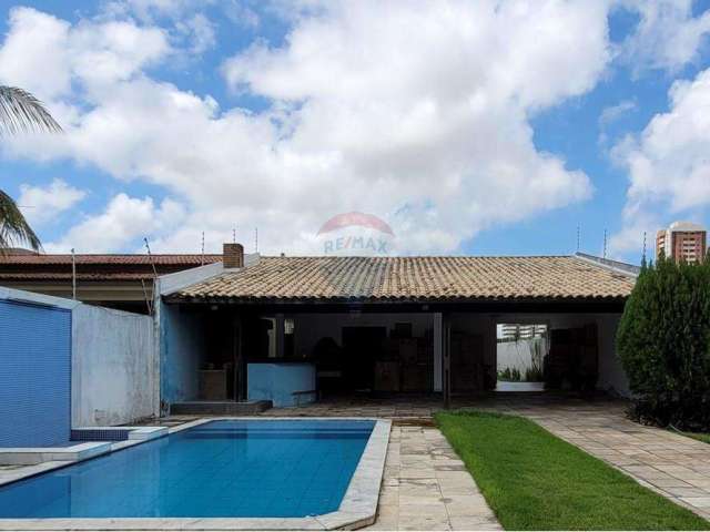 Casa Térrea no Coração de Capim Macio com Piscina 3 Suítes e Um Loft 291m² Terreno 600m² Frente Sombra e Ventos