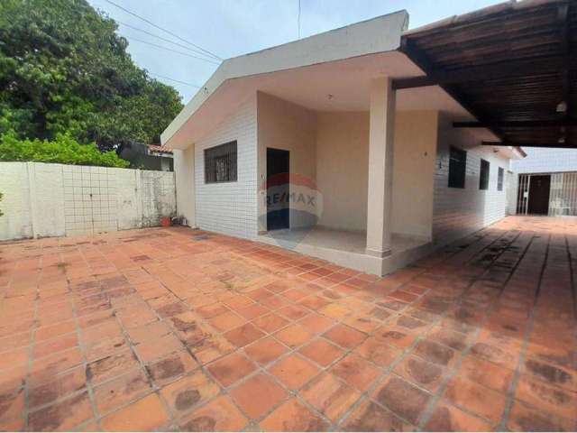 Alugo Casa Para TEMPORADA em Ponta Negra Com 5/4  e 266m² Localização Privilegiada