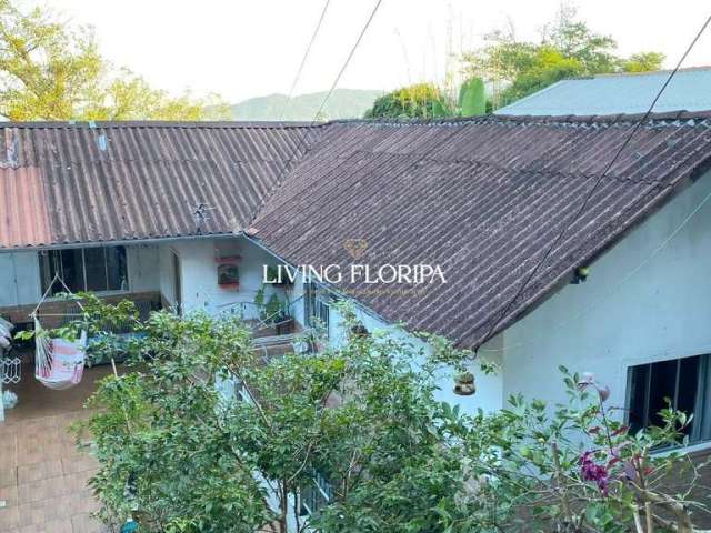 Casa com 3 quartos à venda na Ser Nelson Serafim Pereira, 186, Costeira do Pirajubaé, Florianópolis por R$ 600.000