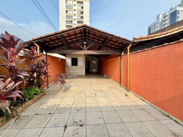 Casa com 3 dormitórios à venda, 112 m² por R$ 850.000 - Canto do Forte - Praia Grande/SP