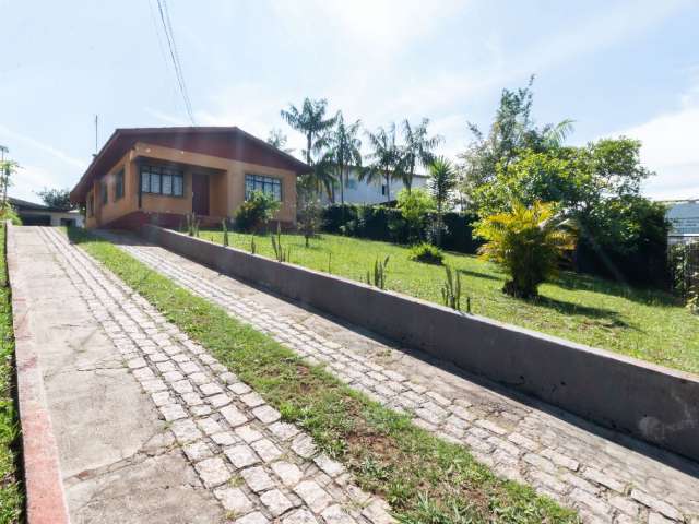 Terreno Amplo com Casa e Edícula, 900m² no bairro  Tingui – Oportunidade Imperdível para Moradia ou Construção!