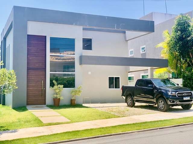 Excelente casa com design moderno em condomínio fechado!