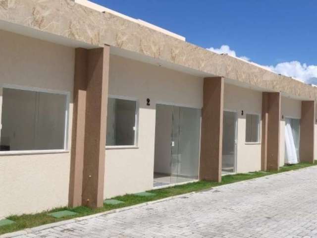 Casa em condomínio fechado com 2 quartos à venda no Buraquinho, Lauro de Freitas  por R$ 360.000