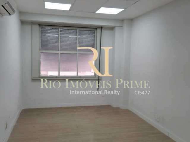 Sala comercial com 1 sala à venda na Rua Santa Luzia, Centro, Rio de Janeiro, 98 m2 por R$ 250.000