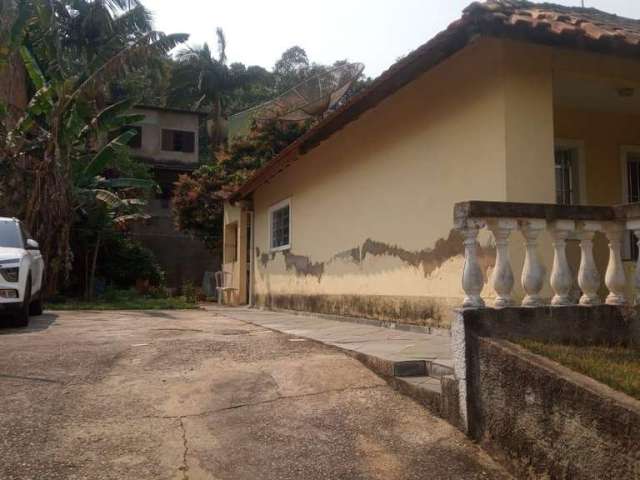 Casa para Venda em Itapecerica da Serra, Chácara Guarapiranga, 2 dormitórios, 1 banheiro, 4 vagas