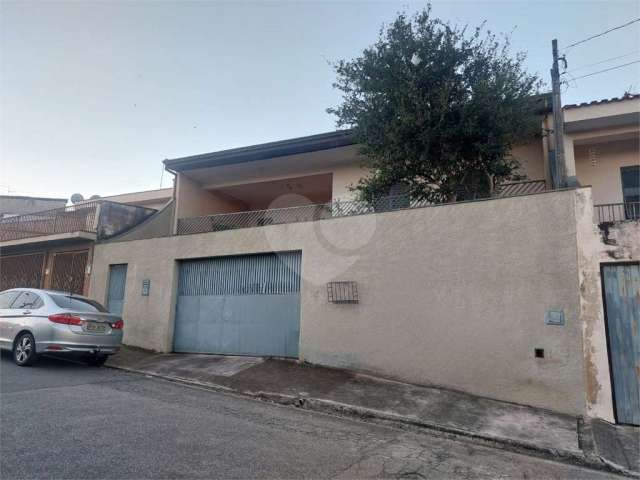 Casa com 3 quartos à venda em Vila Barão - SP