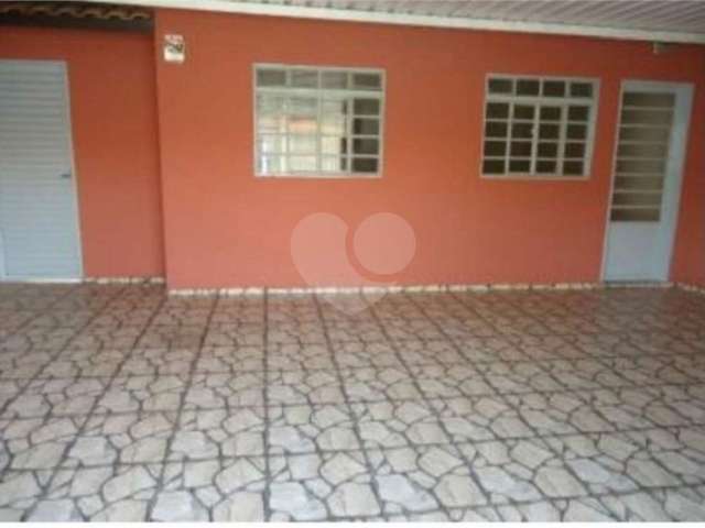 Casa com 2 quartos à venda em Jardim Wanel Ville V - SP