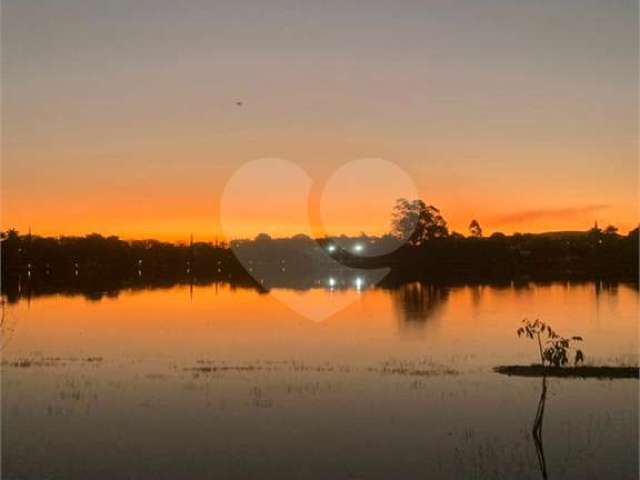 Condomínio com 6 quartos à venda em Vivendas Do Lago - SP