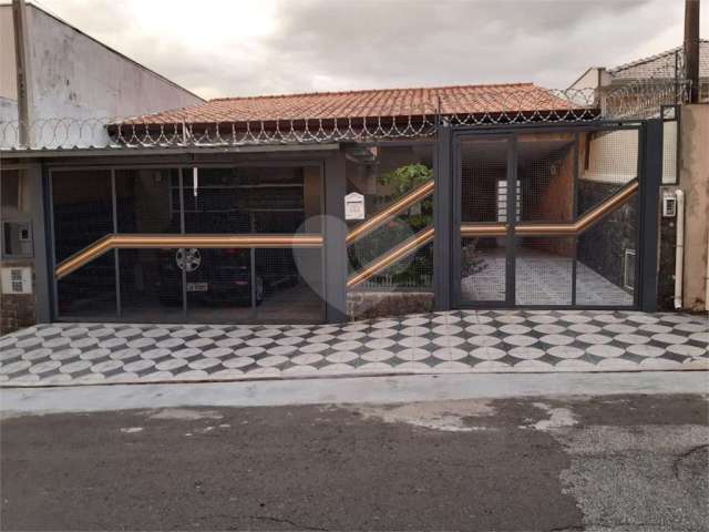 Casa com 3 quartos para locação em Vila Haro - SP