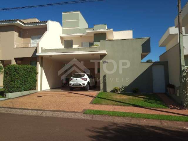 Casa térrea à venda em Condomínio, Sala com pé direito alto, Sala de jantar, Cozinha com despensa, Com Planejados em todos os ambientes, lavabo, mezanino com banheiro e sacada, aceita permuta