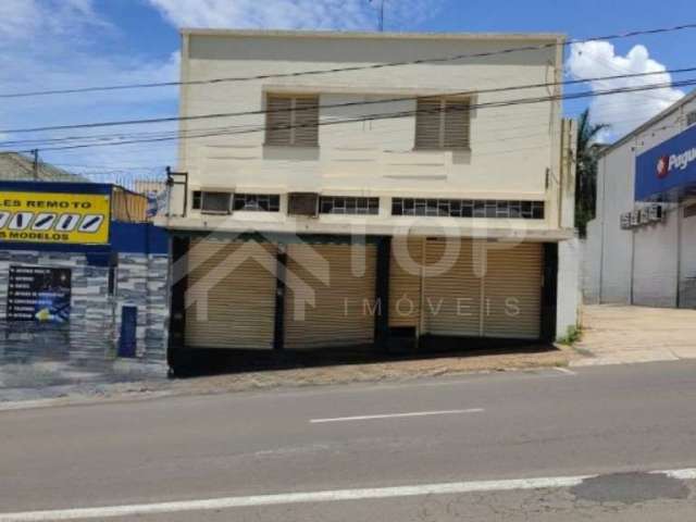 Imóvel comercial na Avenida São Carlos para Venda ou Locação, AREA 1 LOJA , com 90,25 metros, sala intermediaria 2 Câmara, 1 banheiro, AREA 2 CASA com 300,09 metros, 2 salas, 3 dormitórios, 2 banheiro