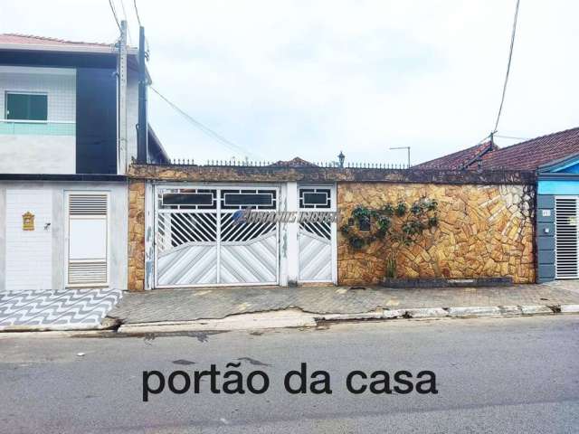 Linda casa com 5 dormitórios , sendo 1 com suite - Tupi