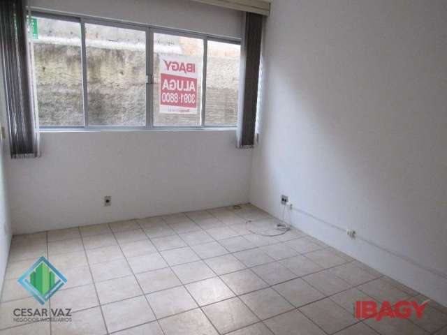 Sala comercial com 1 sala à venda na Rua Lauro Linhares, 728, Trindade, Florianópolis, 23 m2 por R$ 120.000