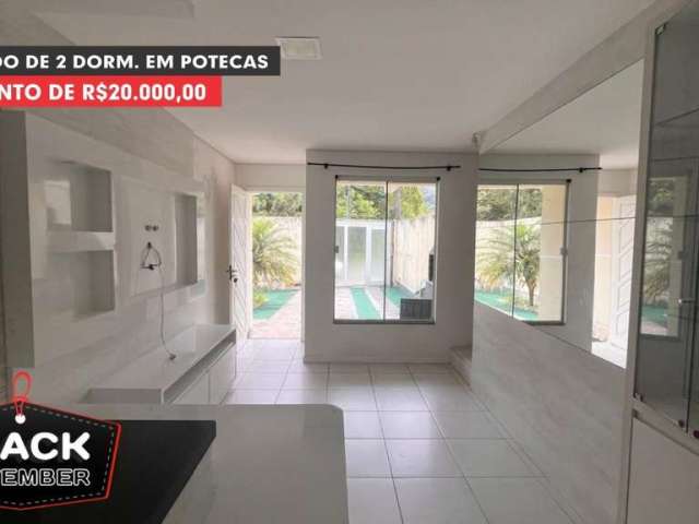 Casa com 2 quartos à venda na Rua Jacatirão, 148, Potecas, São José, 70 m2 por R$ 310.000