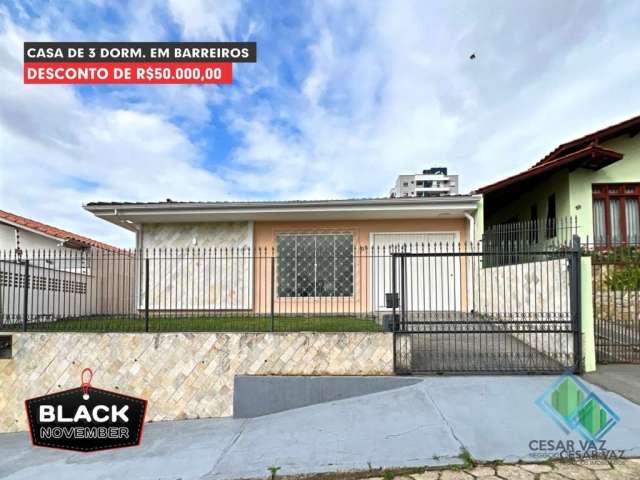 Casa com 3 quartos à venda na Rua Antônio Luiz Medeiros, 29, Barreiros, São José, 195 m2 por R$ 850.000