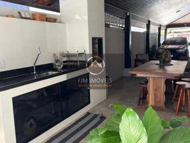 Casa à Venda em Piratininga - Niterói, 320m²