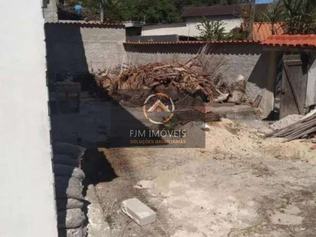 Casa à Venda em Muriqui, Niterói - 350m², 2 Dormitórios