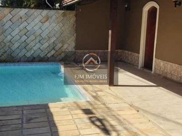 Casa à Venda em Maravista, Niterói - 3 Dormitórios, R$840k