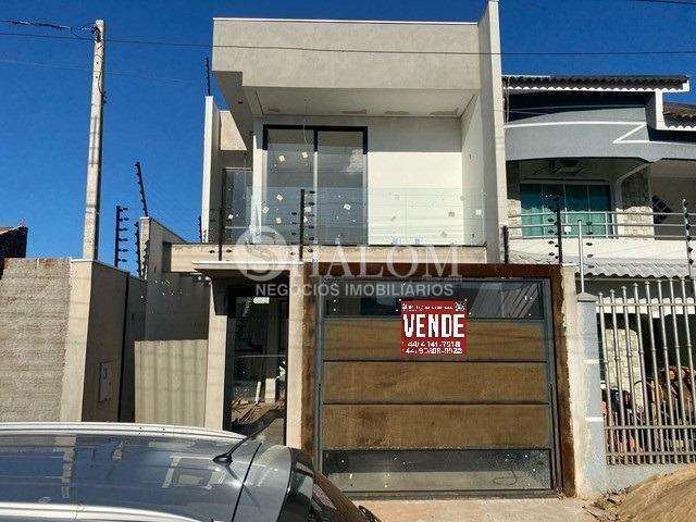 Sobrado à venda em Maringá, Jardim Tóquio, com 3 quartos, com 180 m²