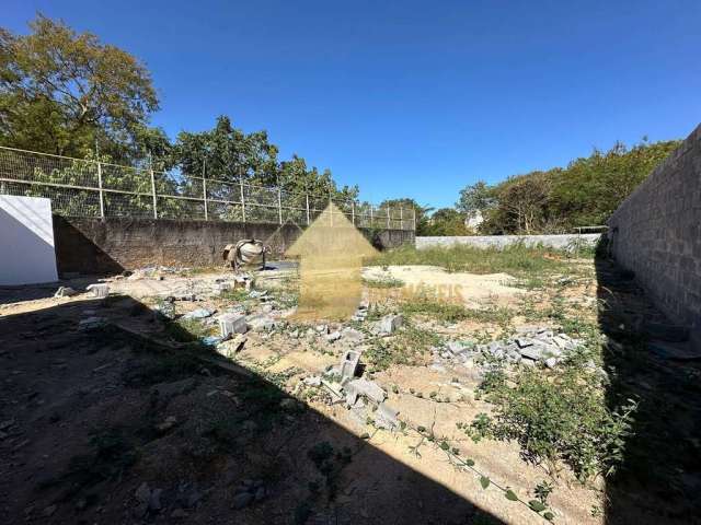 Terreno com muros e portões Bairro Santa Rosa