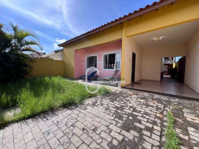 Casa à venda em Peruíbe, no bairro Estância São José.