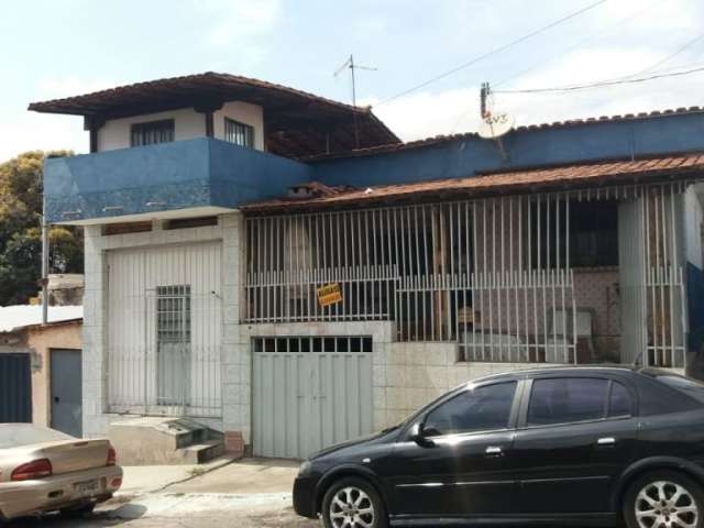 Casa com boa localização no bairro industrial