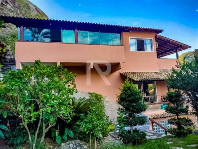 Casa com 4 quartos à venda na Rua dos Gravatás, Itacoatiara, Niterói, 440 m2 por R$ 2.200.000